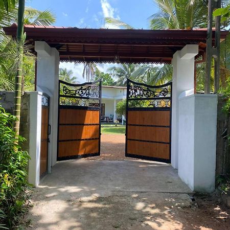Villa Alex Beruwala Luaran gambar